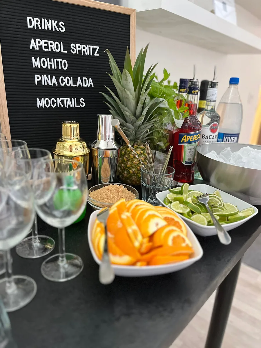 Mocktail-kurssi ja baarimikko Turku — Villa Metsälä
