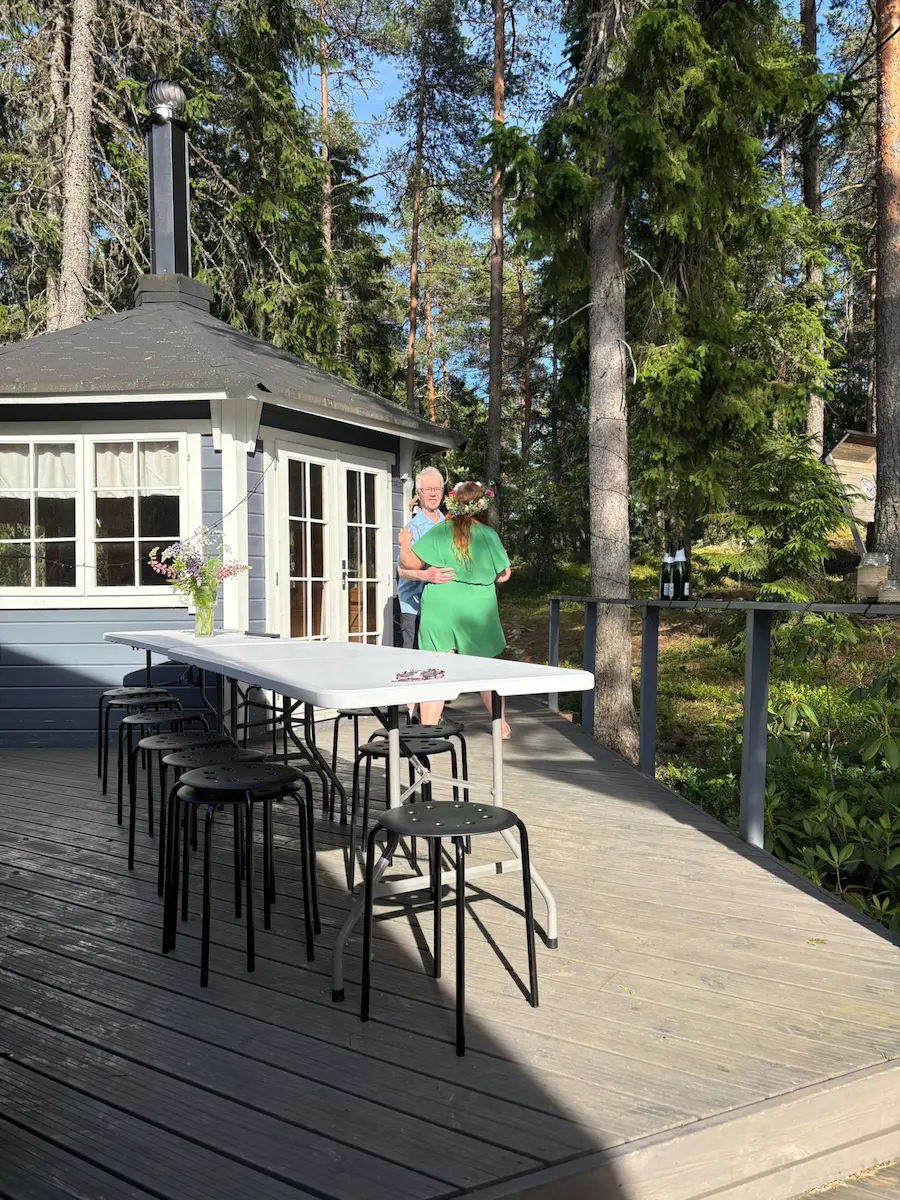 Villa Metsälän terassi ja pihapiiri Paattisilla